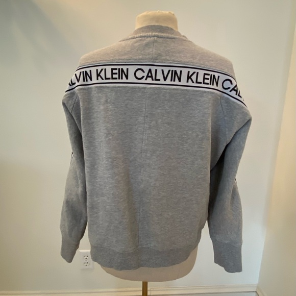 Calvin Klein Womens Grey Crew Neck Sweatshirt with White Knit Logo / Size M. - Picture 8 of 12